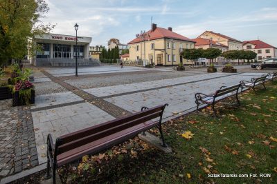 Kino i kamienice w centrum Sokółki