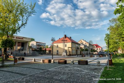 Kino i kamienice w centrum Sokółki